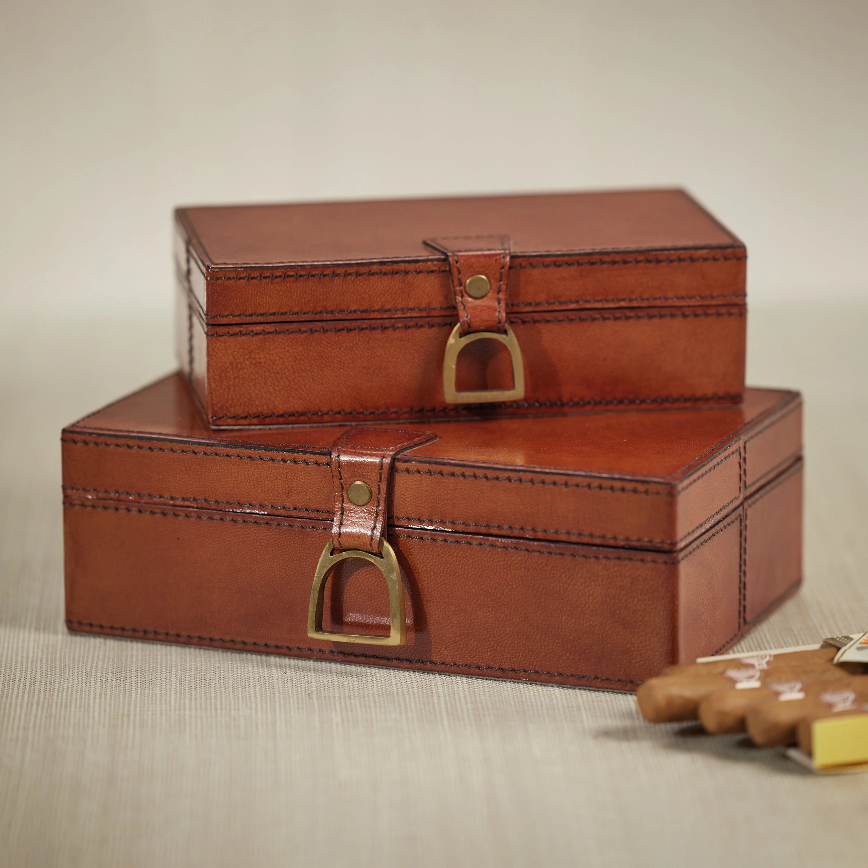 The Connaught Leather Box, Rectangular 8" x 4.5" x 2.5" - Image 3